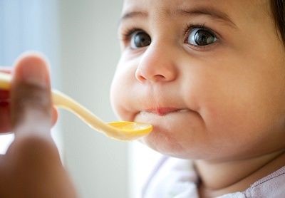 Biếng ăn, ngậm thức ăn dẫn đến trẻ suy dinh dưỡng, hư hại men răng