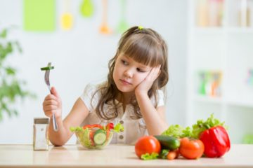 Trẻ biếng ăn thiếu chất gì?
