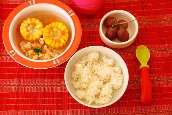 Chế biến món ăn cho bé 2 tuổi đẹp mắt, phù hợp với khẩu vị của con