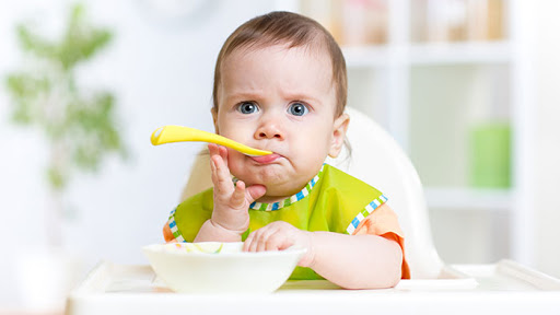 Trẻ 3 - 4 tháng ăn được những gì?
