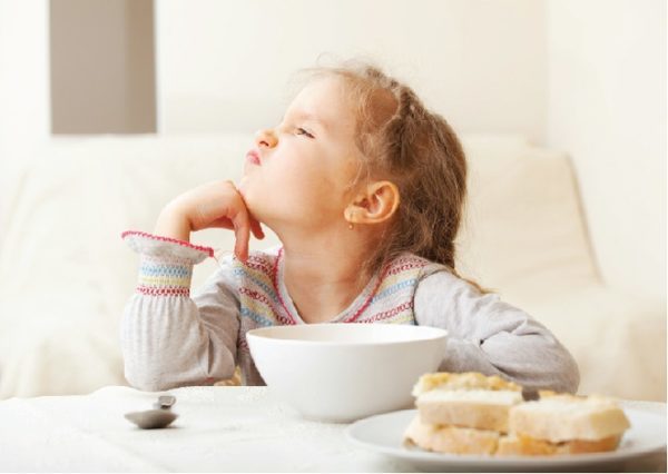Khi trẻ bị bệnh thường rất mệt mỏi ăn không ngon miệng