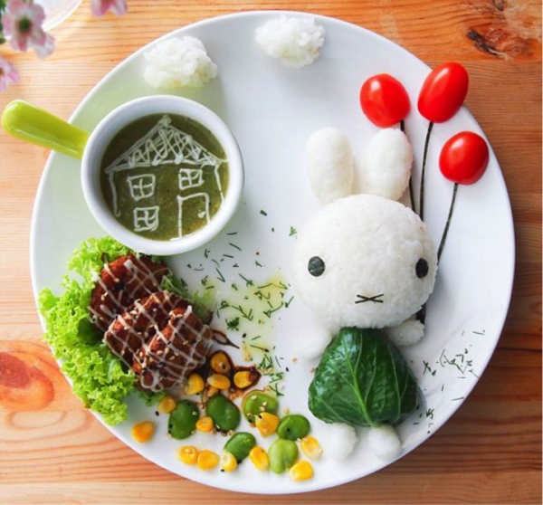 Mẹ hãy sáng tạo thực đơn cho bé bằng cách trang trí đồ ăn đẹp mắt